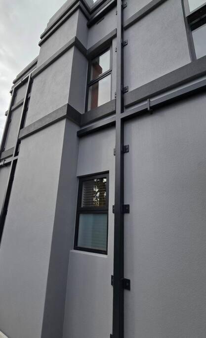 Apartment 5 - Haddin Court - Modern Loft Style Blenheim Exterior photo